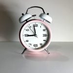 ساعت شماطه دار دو رنگ