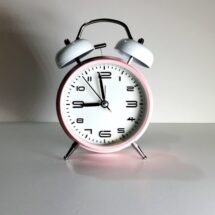 ساعت شماطه دار دو رنگ