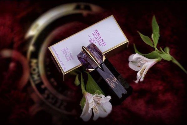 عطر زنانه تیری ماگلر آلین برند کالکشن کد 043 (Thierry Mugler Alien) حجم 25 میل عطر زنانه تیری ماگلر آلین برند کالکشن کد 043 (Thierry Mugler Alien) حجم 25 میل