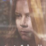 رمان زنی پشت پنجره